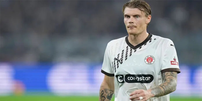 St. Pauli - Resmi Perpanjang Kontrak Dengan Eric Smith