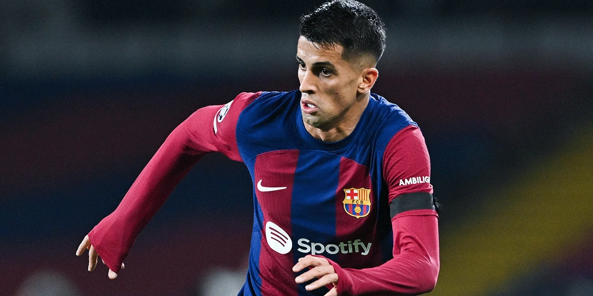 Barcelona Tetap Percaya Duo Bek Sayap Meskipun Pertahanan Bermasalah